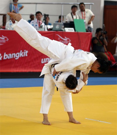Võ sĩ Judo Việt Nam khóc nức nở vì bị trọng tài ép ảnh 5