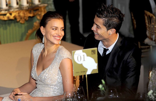 Với Ronaldo và Irina, dường như chỉ có mỗi họ trong thế giới này.