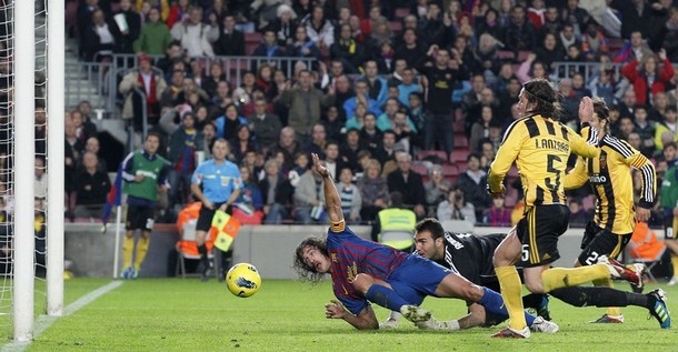 Puyol đã ghi bàn thắng thứ 3 trong chiến thắng 4-0 của Barcelona.
