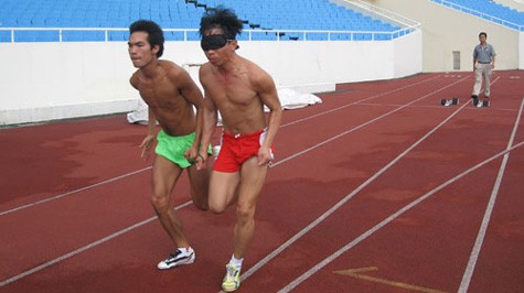 Đào Văn Cường (phải) - một trong những niềm hi vọng của điền kinh VN tại Para Games 6.