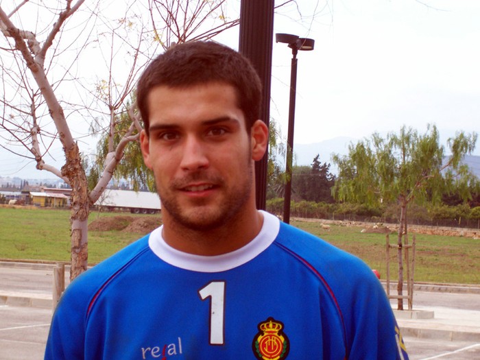 ... Miguel Angel Moya, một thủ môn khá xoàng ở Tây Ban Nha. Anh được Valencia đem cho Getafe mượn.