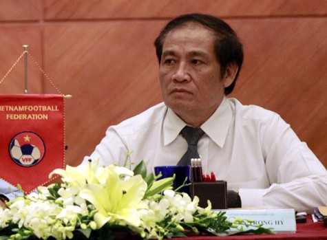 Chủ tịch VFF Nguyễn Trọng Hỷ quyết không nhượng bộ bầu Kiên.