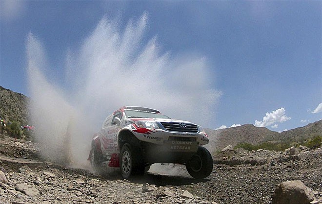 Những hình ảnh kỳ vĩ trên đường đua Dakar Rally.