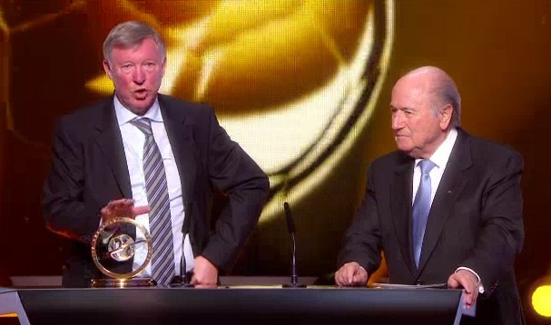 Sir Alex Ferguson nhận giải cống hiến.