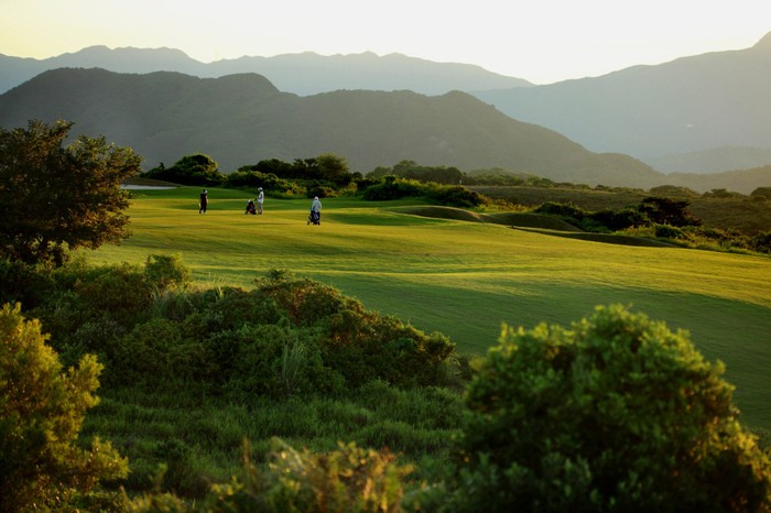 Thiên nhiên giao hòa trong sân golf đẹp nhất Trung Quốc.