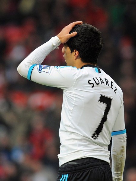 Luis Suarez ghi bàn vào lưới Man United nhưng vẫn gây thất vọng.