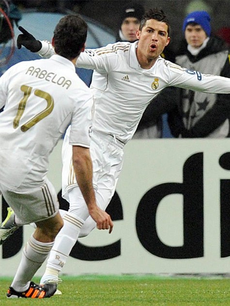 Ronaldo lại ghi được bàn thắng ở “đất lành” Moscow.