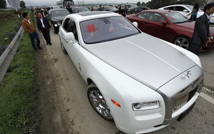 Chiếc siêu xe Rolls Royce Phantom.