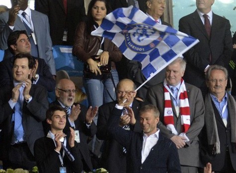 Lá cờ xanh vẫn sẽ ở trên tay Abramovich.