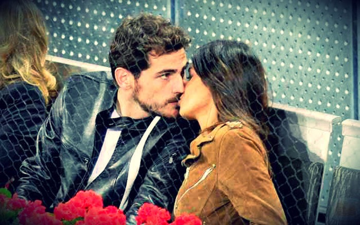 Những nụ hôn của Iker Casillas và Sara Carbonero bên ngoài đời thường.