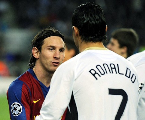 Cầu thủ hay nhất châu Âu mùa bóng 2011-12 vẫn sẽ là cuộc đua giữa Ronaldo và Messi.