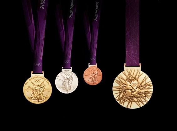 Bộ Huy chương Olympic được thiết kế bởi David Watkins.