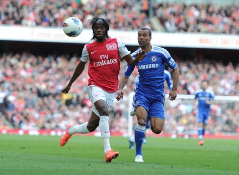 Chelsea giờ đã không còn Drogba, trong khi Arsenal đang chắc chắn hơn trong phòng ngự