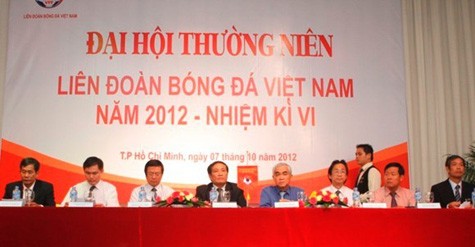 VFF đề xuất xóa nợ xấu cho 3 CLB Việt Nam.