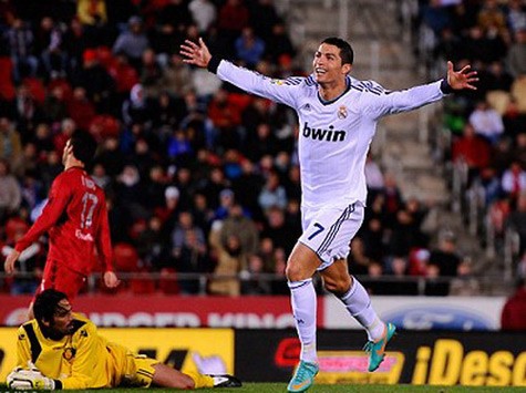PSG đang nhăm nhe cướp Ronaldo từ Real.