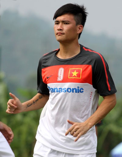 Công Vinh đang cùng tuyển Việt Nam chuẩn bị cho AFF Cup ở Nha Trang.