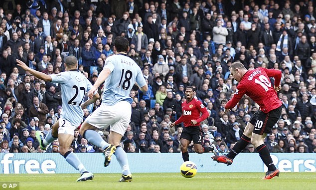 Rooney luôn chơi rất hay ở những trận derby. Lần này anh tỏa sáng với cú đúp trong hiệp 1.