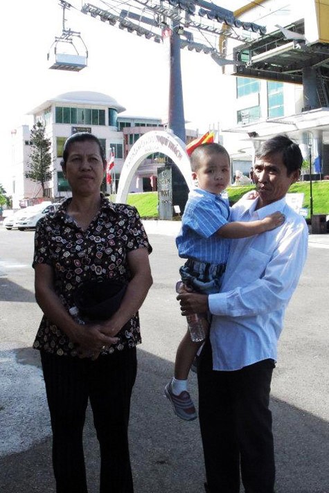 Ông bà Cư - Thanh, gia đình duy nhất ở xã Phú Cường được UBND tỉnh Tiền Giang tôn vinh trong Đại hội Gia đình Hiếu học toàn tỉnh năm 2012.