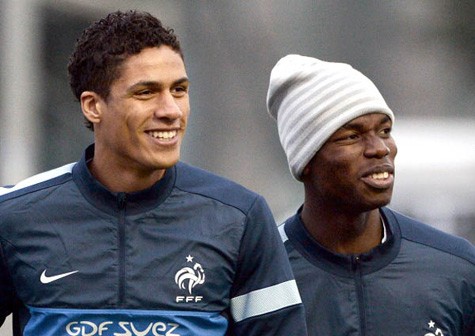 Varane và Pogba, những con người mới của “Les Bleus”.