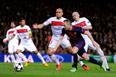 Những nghệ sĩ như Iniesta cũng chỉ chơi hay khi mục tiêu nhận bóng là Messi.