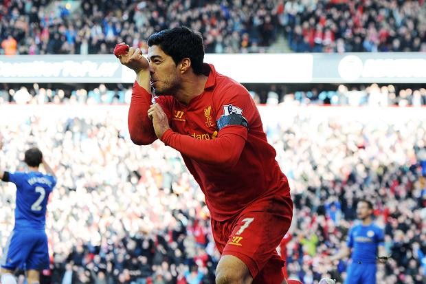 Suarez ghi “bàn thắng vàng” giúp Liverpool cầm hòa Chelsea.