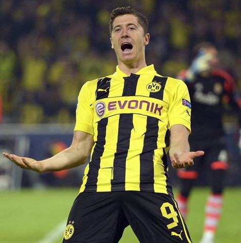 Mourinho trả thù Dortmund bằng cách… mua Lewandowski.