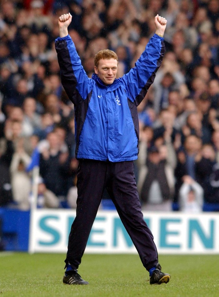 David Moyes được bổ nhiệm làm HLV trưởng Everton (2002), đây là trận đấu ra mắt của ông trong màu áo CLB thành Liverpool