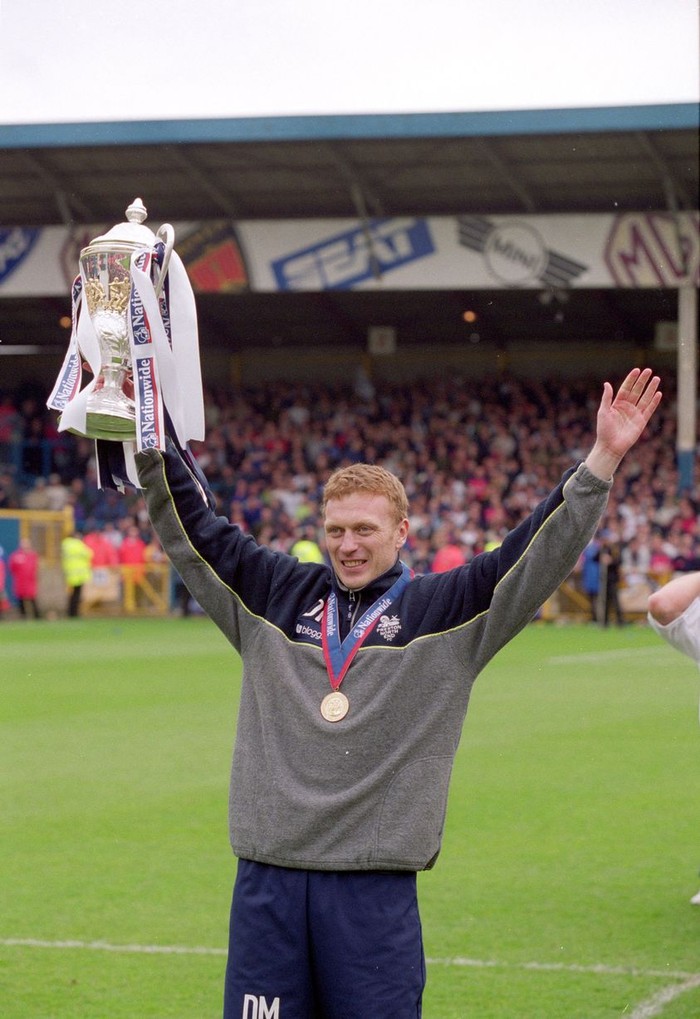 David Moyes khởi nghiệp HLV ở Preston North End và vô địch giải hạng 2 Anh (2000)