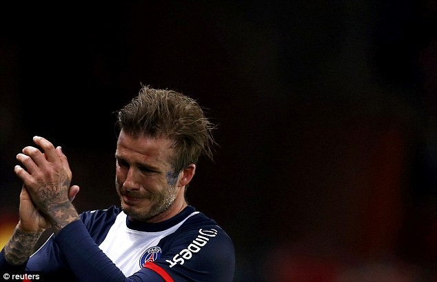 Phút 81, Beckham được HLV Ancelotti thay ra. Anh đã bật khóc vì quá xúc động.