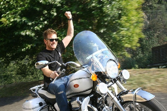 McGregor đã chạy xe cùng với người bạn của mình là Charlie Boorman, từ John O’Groats đến Nam Phi trong series Long Way 2011