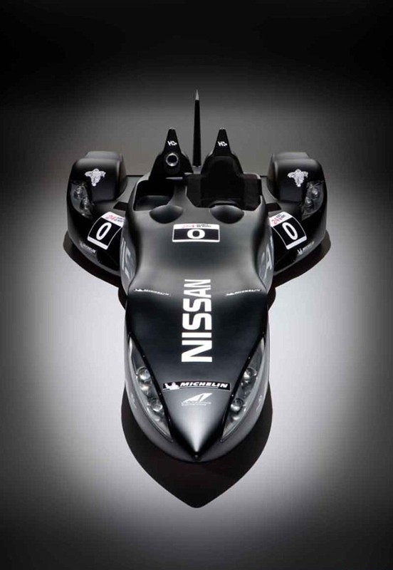 Xe nhẹ hơn khoảng 50% và và có thiết kế ưu việt hơn gấp đôi về mặt khí động học so với một chiếc xe Le Mans truyền thống.