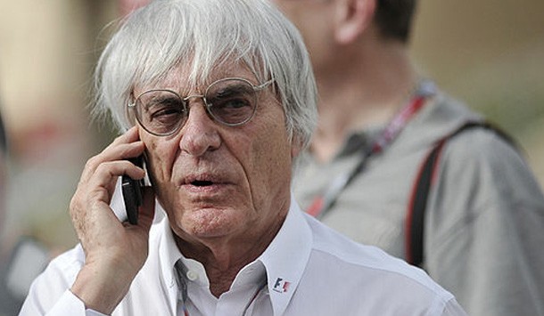 Bernie Ecclestone "ông trùm F1" có nguy cơ ngồi từ 10 năm vì đưa hối lộ.
