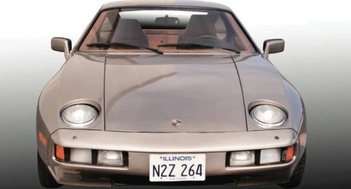 Chiếc Porsche 928 từng xuất hiện trong phim "Risky Business" sẽ được đem bán đấu giá.