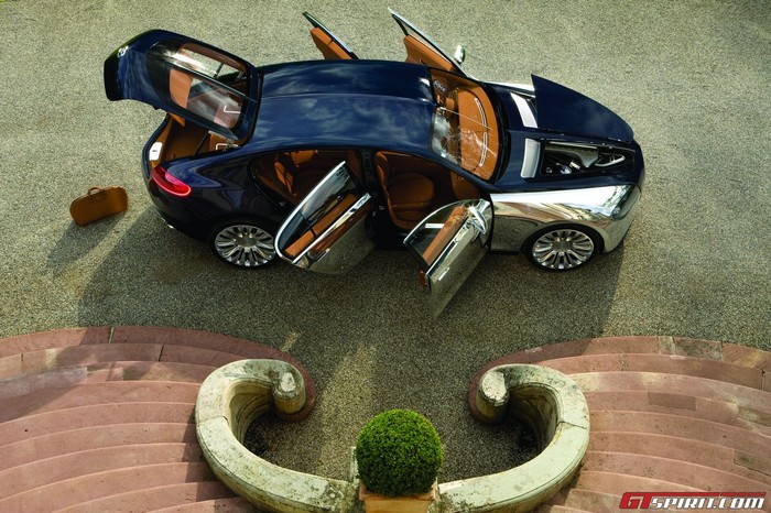 Khác với siêu xe Veyron Bugatti Galibier là siêu xe bốn cửa với 4 chỗ ngồi rộng rãi.