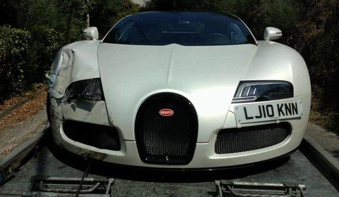 Bugatti Veyron Grand Sport Sang Blanc bị "nát đầu" sau tai nạn.