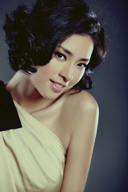Ngô Thanh Vân, nàng đả nữ xinh đẹp của điện ảnh, cô người mẫu sáng giá của sàn catwalk vừa có một danh xưng mới: nhà thiết kế thời trang. (Bài: Zing, Ảnh Herworld)