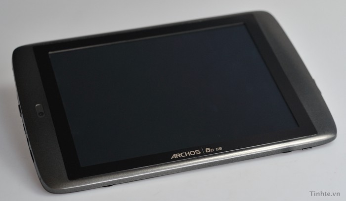 Những điện thoại 2 nhân trên thị trường có giá không thể dưới 10 triệu đồng nhưng thật bất ngờ khi Archos đã ra mắt G9 với 2 nhân xử lý của TI OMAP chạy ở xung nhịp 1GHz với giá thấp hơn rất nhiều. Con chip mà Archos sử dụng không được nói rõ nhưng có vẻ như nó là OMAP4 4430 mà RIM sử dụng trên Playbook. Phiên bản hiện tại dùng 2 nhân 1GHz nhưng Archos sẽ sớm cho ra mắt bản Turbo 1,2GHz và 1,5GHz. Khi dùng thử 80 G9 thì mình thấy máy chạy khá nhanh và độ trễ là không lớn, thậm chí khi so với Galaxy Tab 10.1 thì độ trễ của 80 G9 còn tốt hơn một chút.