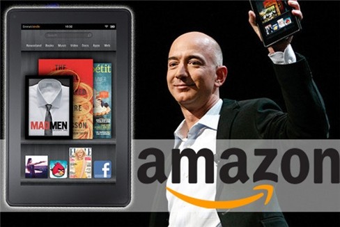 CEO Jeff Bezos của Amazon đã công bố 4 Kindle mới vào hôm thứ Tư (28/9): 1 máy tính bảng màn hình màu cảm ứng đầu tiên của công ty, có tên gọi là Kindle Fire, chạy hệ điều hành Android; 1 Kindle không phím thay cho model cũ hơn có giá khởi điểm 79 USD; 2 Kindle Touch mới có màn hình chạm E-ink (1 model có kết nối 3G) có giá bắt đầu từ 99 USD và 149 USD.