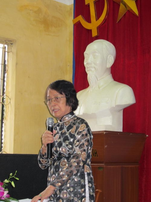 Tiến sỹ Phạm Minh Thủy - Hiệu trưởng trường CĐ Nghề Hùng Vươngphát biểu khai mạc buổi lễ