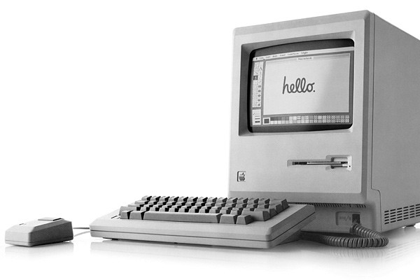 Năm 1984: Máy tính Mac Ông tung ra thị trường sản phẩm máy tính Macintosh (128K RAM) vào tháng 1/1984. Không lâu sau đó ông cung cấp cho người tiêu dùng máy tính Macintosh có bộ nhớ lớn hơn (512K RAM). Máy tính Mac là máy tính cá nhân đầu tiên có giao diện đồ hoạ và nó trở thành cơ sở cho giao diện của mọi máy tính cá nhân sau này. Giao diện người dùng có đồ hoạ trong tiếng Anh gọi tắt là GUI (Graphical User Interface) là một cách giao tiếp với máy tính bằng hình ảnh và chữ viết, được các nhà nghiên cứu tại Xerox PARC phát triển trong thập niên 1970. Ngày nay hầu hết các hệ điều hành nhiều người dùng đều dùng giao diện này.