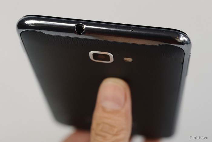 Samsung nhấn mạnh Galaxy Note nhờ vào 2 tính năng là S Note và S Planner sử dụng cây bút cảm ứng hồng ngoại khi tương tác với màn hình của máy.