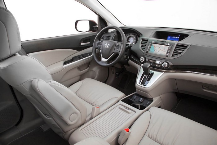 Honda cũng không quên cải thiện nội thất xe tạo cảm giác hiện đại và sang trọng hơn.