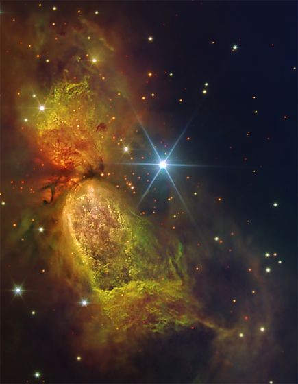 Tinh vân hình đồng cát Sharpless 2-106 phát sáng rực rỡ trong bức ảnh được chụp bởi kính thiên văn Gran Telescopio CANARIAS của Cơ quan vũ trụ Mỹ (NASA) trên đảo Canary, Tây Ban Nha, vào ngày 7/11 vừa qua. Tinh vân Sharpless 2-106 nằm cách Trái đất 2.000 ánh sáng. 