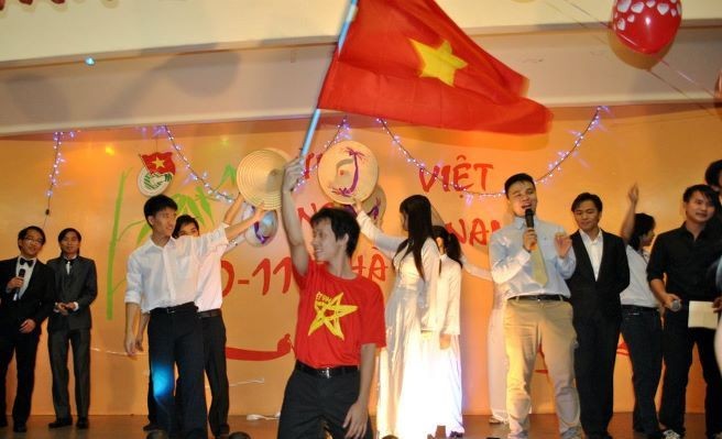 Chương trình đặc biệt mừng ngày nhà giáo của SV Việt tại Nga ảnh 2