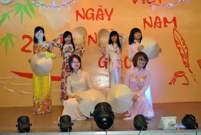 Chương trình đặc biệt mừng ngày nhà giáo của SV Việt tại Nga ảnh 5