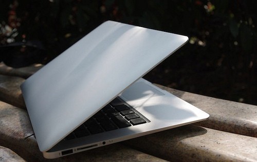 MacBook Air "nhái" giá chỉ hơn 8 triệu đồng ảnh 1