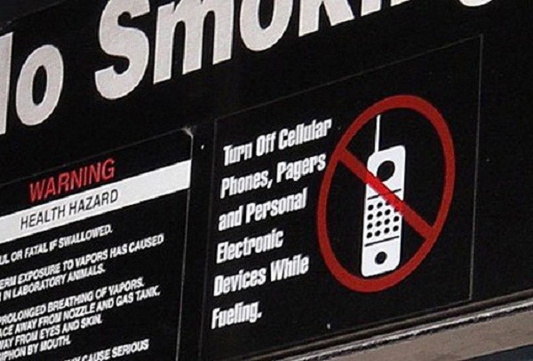 Điện thoại di động có thực sự gây cháy nổ ở cây xăng? ảnh 1