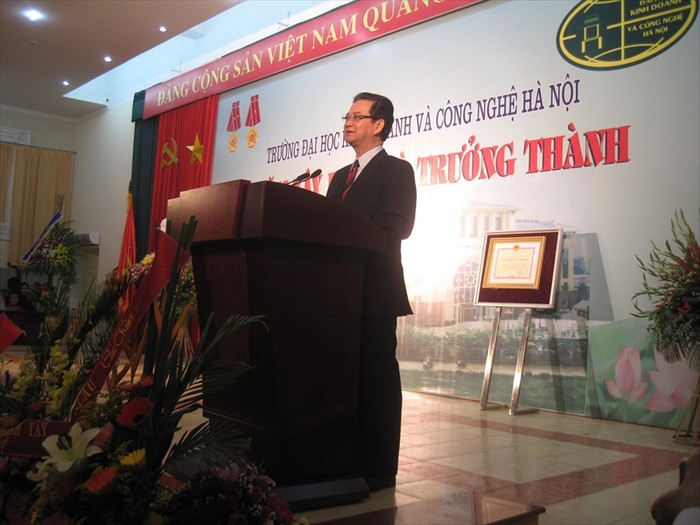 Thủ tướng Nguyễn Tấn Dũng phát biểu chào mừng buổi lễ