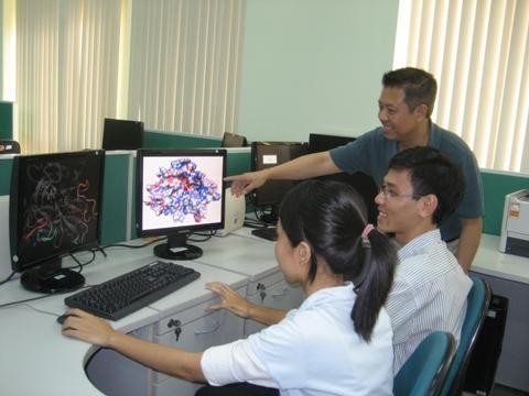 Giáo sư Trương Nguyện Thành chụp tại Viện Khoa Học-Công Nghệ-Thông Tin ở Sài Gòn