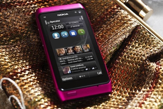Nokia N8 Pink N8 đã ra mắt từ năm 2010 nhưng đến nay máy vẫn là 1 trong những “tượng đài” tiêu biểu về smartphone với camera xuất sắc. N8 sẽ là 1 món quà tuyệt vời cho những người đam mê chụp ảnh. Đặc biệt, gần đây Nokia N8 vừa được nâng cấp lên hệ điều hành Belle mới, hứa hẹn sẽ đem lại nhiều cải tiến hữu ích.